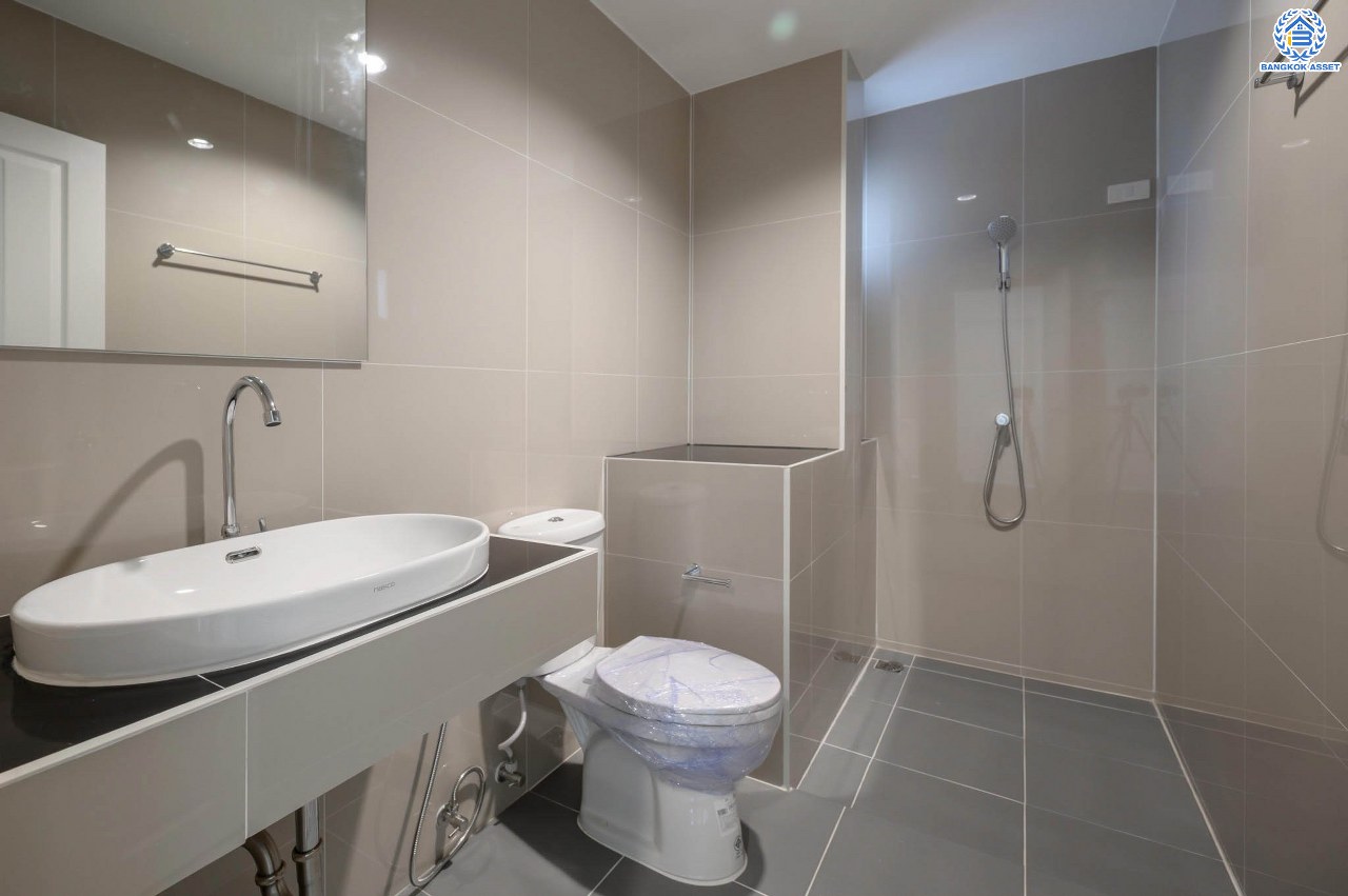 บ้านมือสองตกแต่งใหม่ โครงการ ธารา ราชพฤกษ์-ปิ่นเกล้า บ้านสวย พร้อมอยู่ เนื้อที่ 58.7 ตร.ว. ฟังก์ชัน 3 ห้องนอน 3 ห้องน้ำ จอดรถได้ 2 คัน บนทำเลเชื่อมต่อถนนกาญจนาภิเษก ใกล้รถไฟฟ้าสายสีแดง "สถานีตลิ่งชัน" และจุดขึ้นทางด่วน "ศรีรัช" รายล้อมด้วยสิ่งอำนวยความสะดวกครบครัน